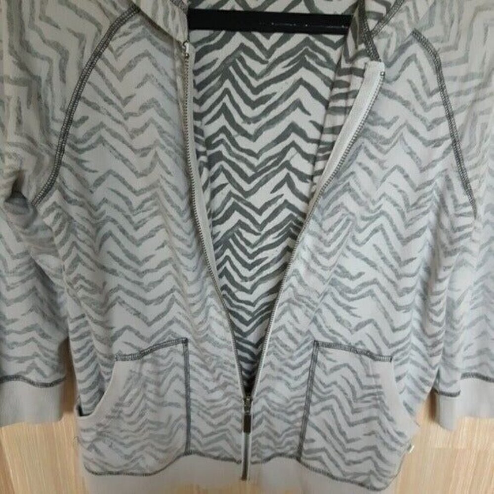 Zenergy by Chico’s zebra sweatshirt Small - Picture 3 of 6